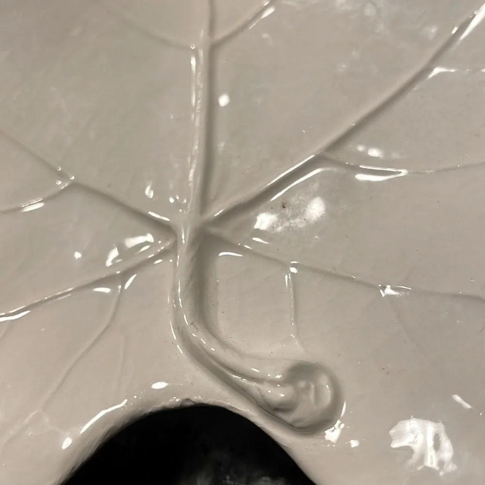 Vietri small off-white leaf dish;‎ Italy